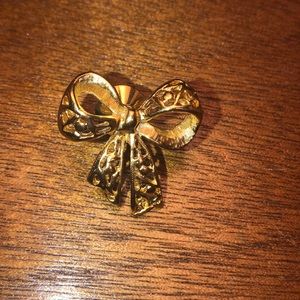 Vintage bow pin